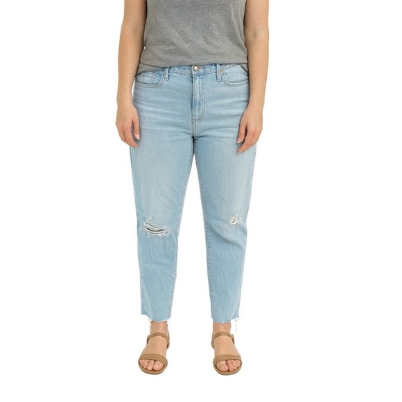 Universal Thread Distressed Boyfriend Jeans Raw Hem Light Wash Plus Size 14R - Picture 1 of 10